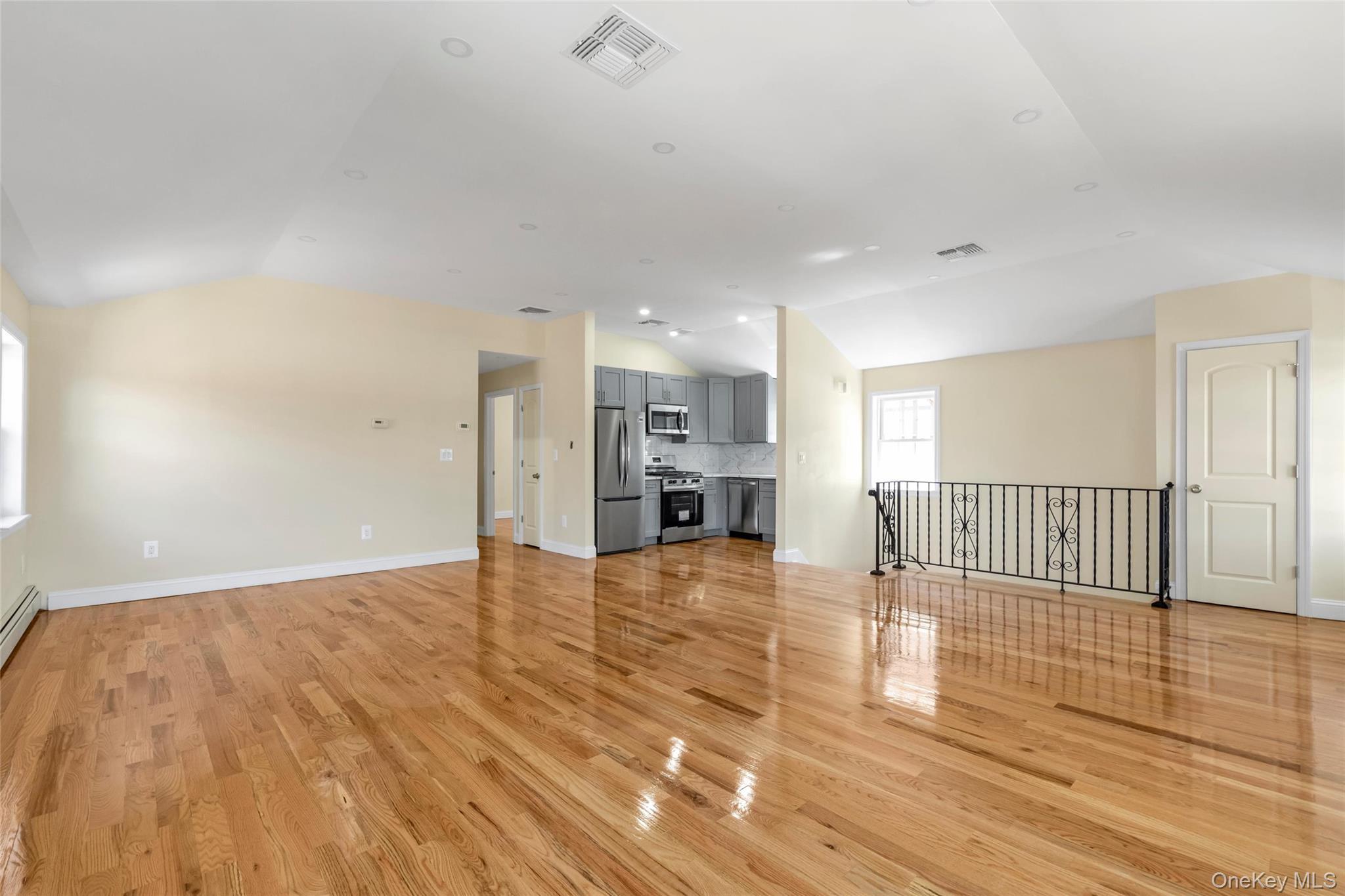Single Family 139th Avenue Queens, NY 11422, MLS-1001993-14