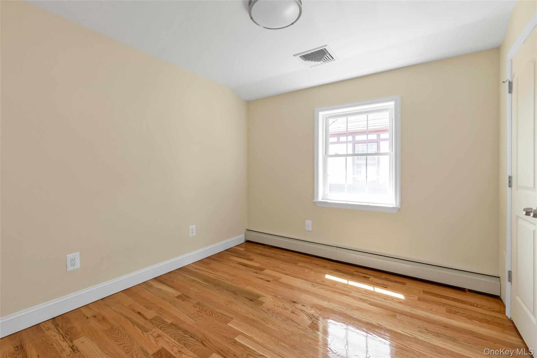 Single Family 139th Avenue Queens, NY 11422, MLS-1001993-15