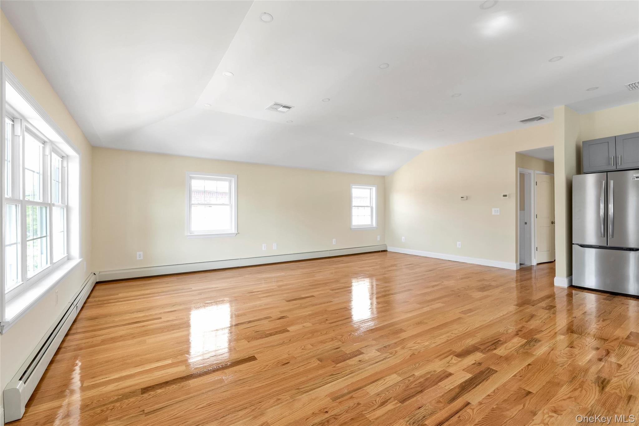 Single Family 139th Avenue Queens, NY 11422, MLS-1001993-17