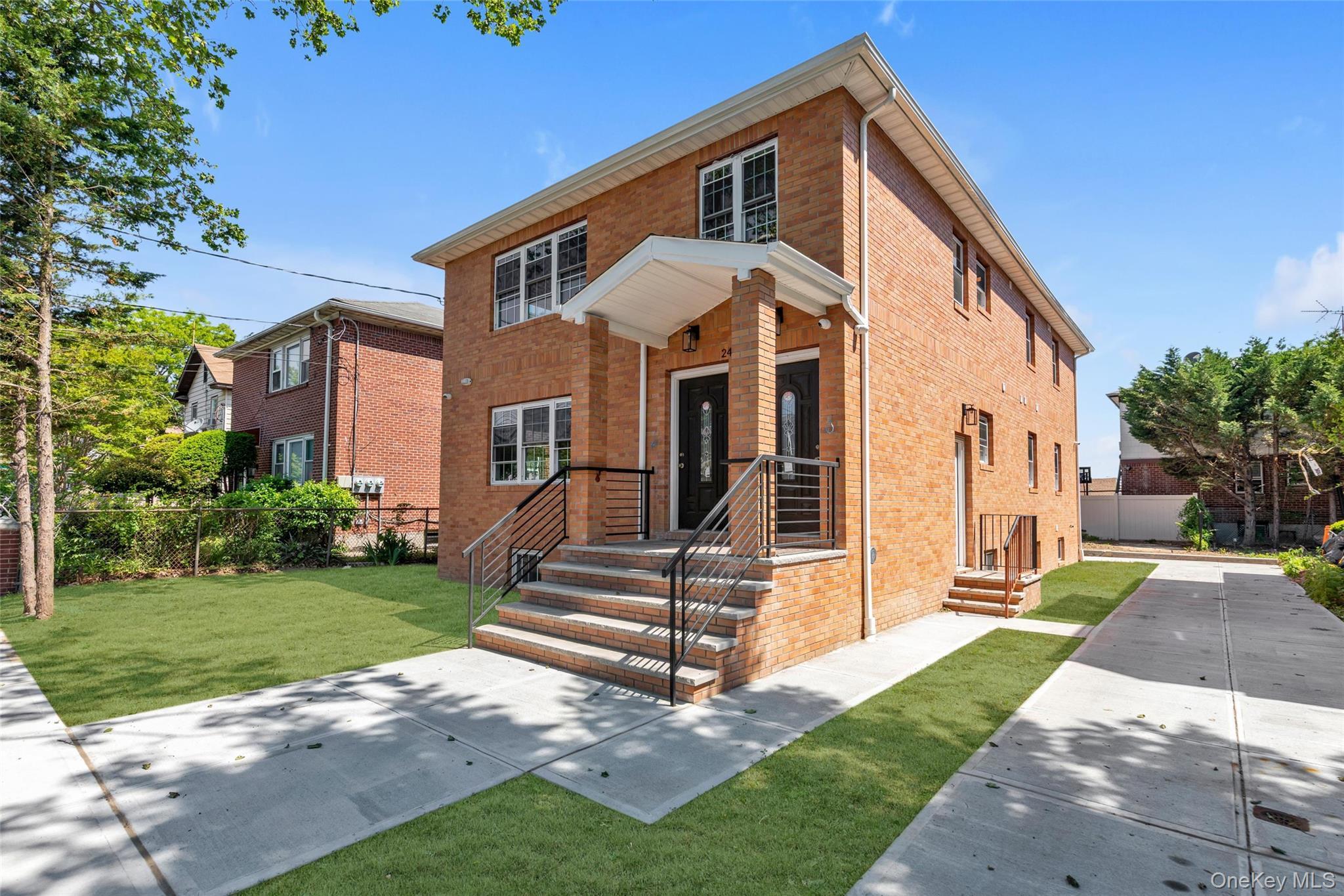 Single Family 139th Avenue  Queens, NY 11422, MLS-1001993-22