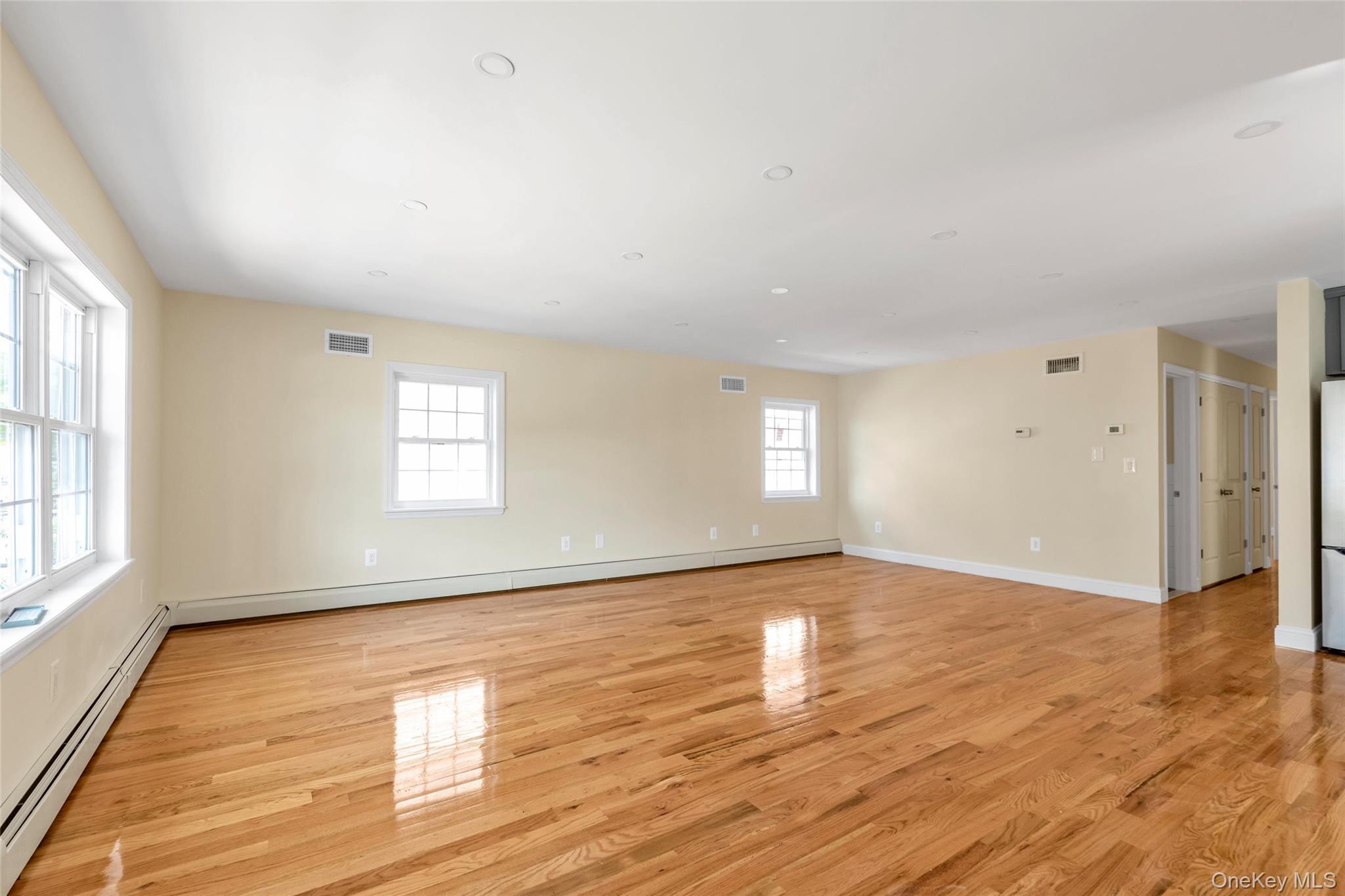 Single Family 139th Avenue Queens, NY 11422, MLS-1001993-3