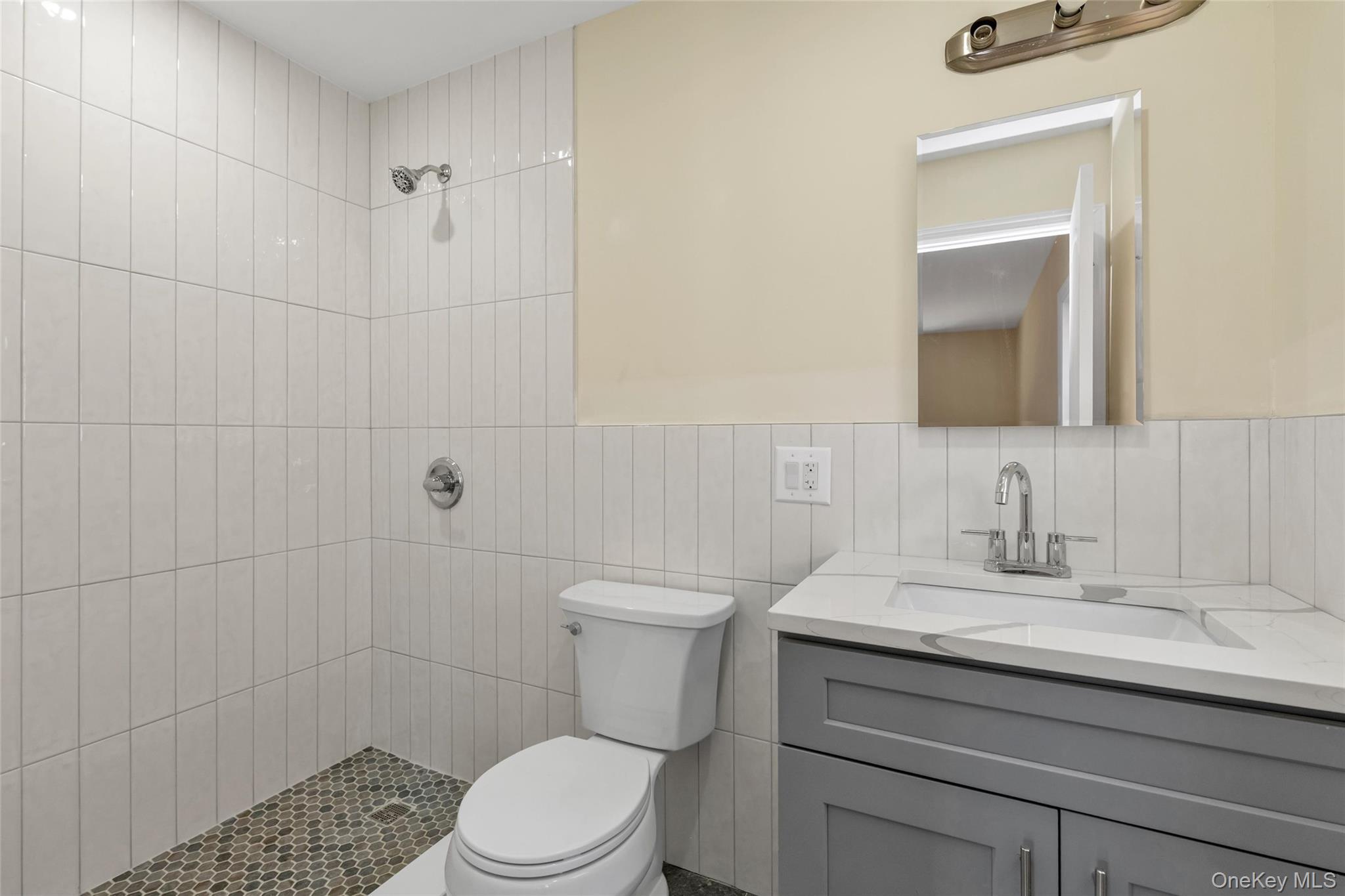 Single Family 139th Avenue Queens, NY 11422, MLS-1001993-6