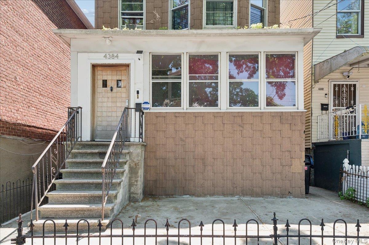 Single Family Carpenter Bronx, NY 10466, MLS-1001995-2