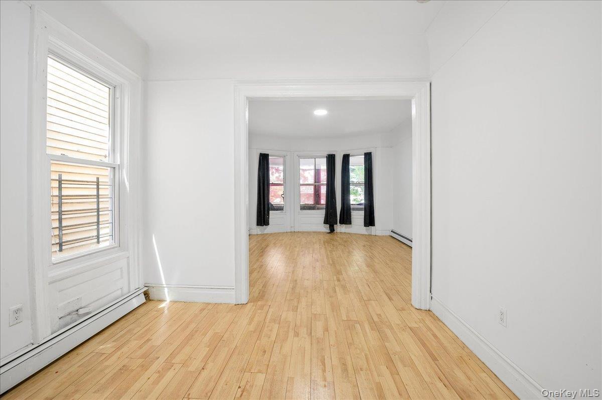 Single Family Carpenter Bronx, NY 10466, MLS-1001995-5