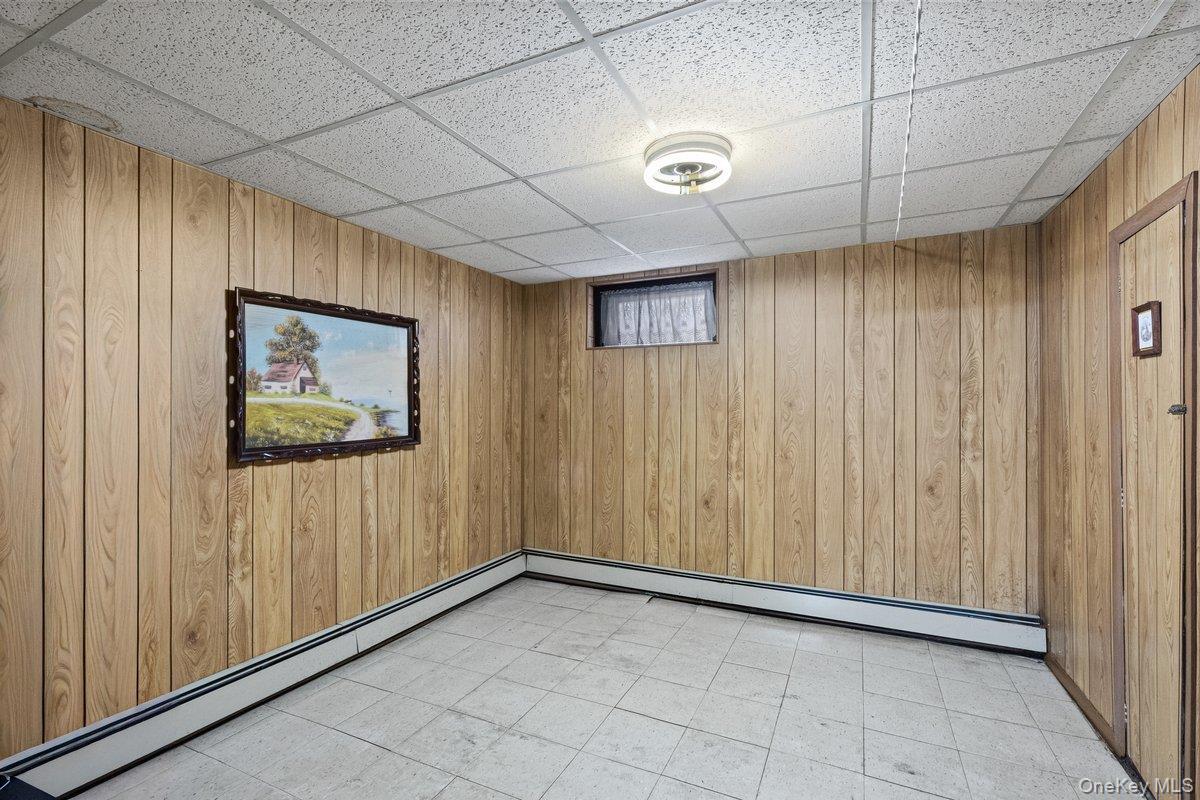 Single Family 8th Avenue Queens, NY 11357, MLS-1002027-16