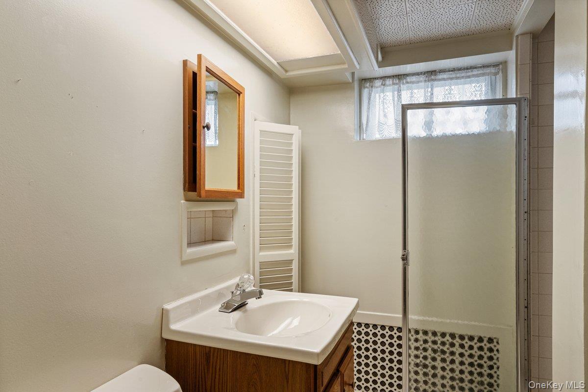 Single Family 8th Avenue Queens, NY 11357, MLS-1002027-17