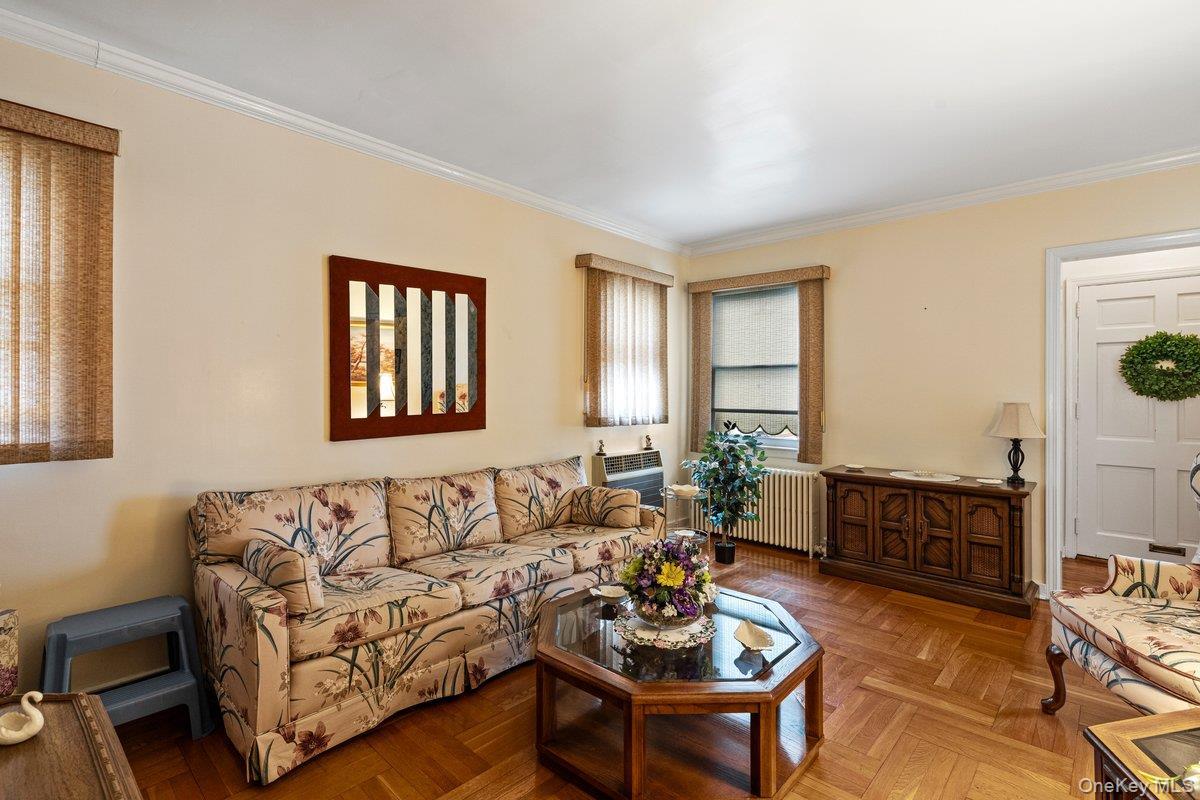 Single Family 8th Avenue Queens, NY 11357, MLS-1002027-5