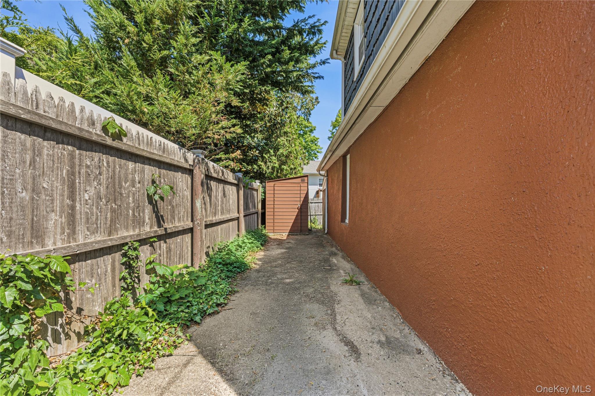 Single Family Cross Street  Nassau County, NY 11560, MLS-1002028-14