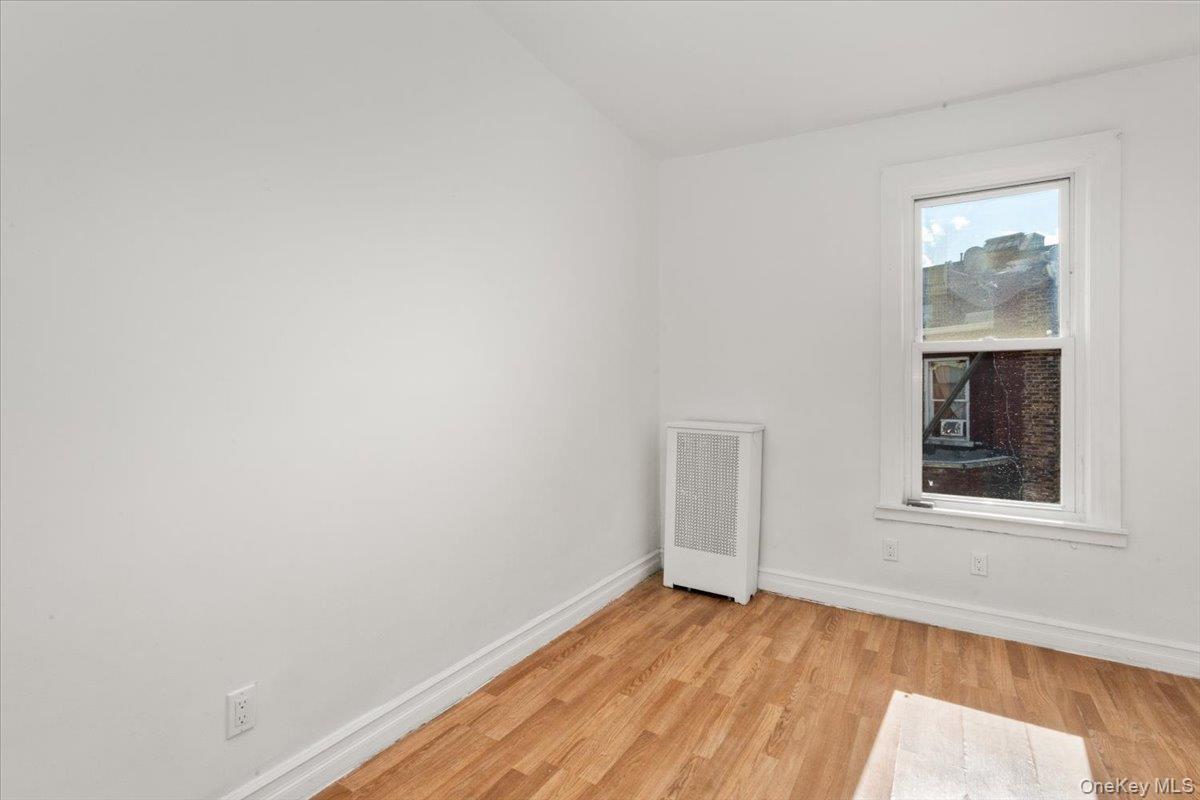 Single Family 68th Street  Queens, NY 11377, MLS-1002043-17
