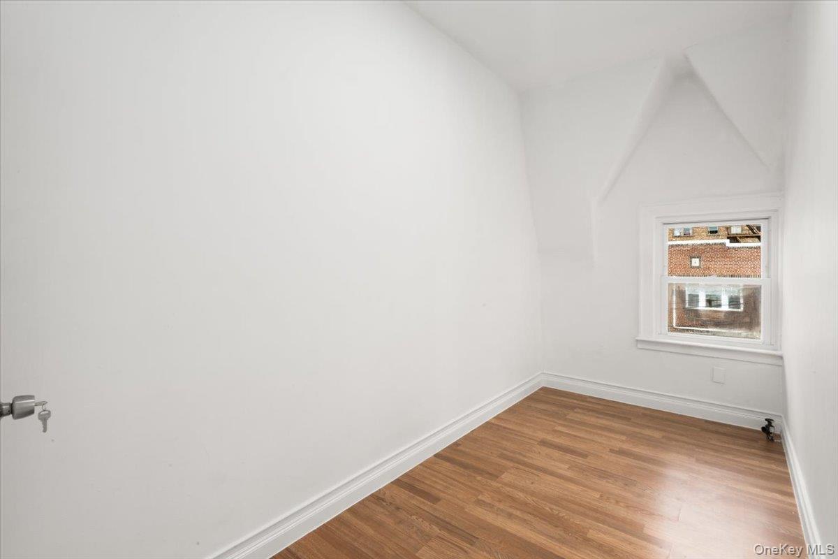 Single Family 68th Street  Queens, NY 11377, MLS-1002043-22