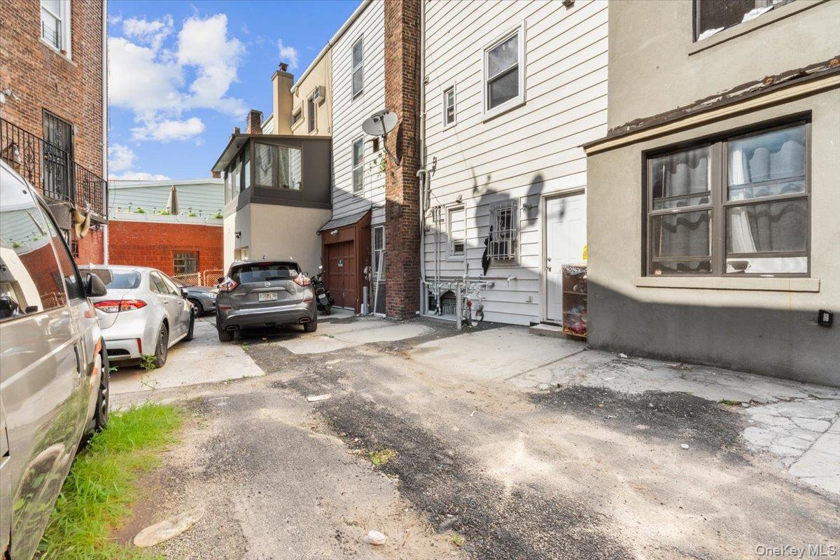 Single Family 68th Street  Queens, NY 11377, MLS-1002043-23