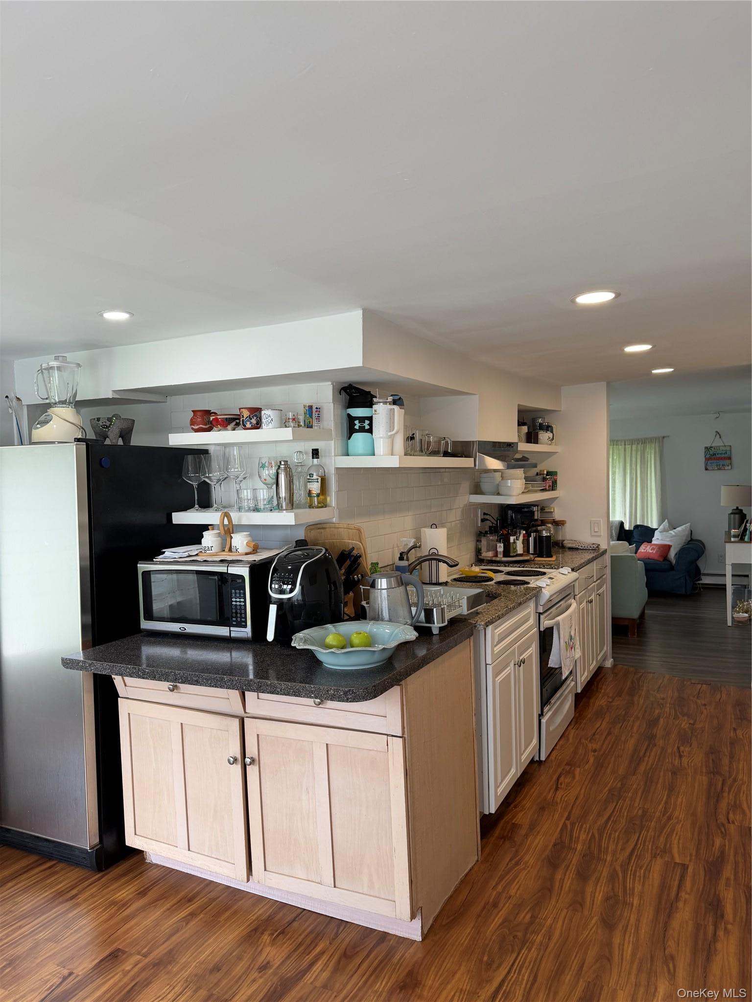 Single Family County Rd 39  Suffolk County, NY 11968, MLS-1002100-12