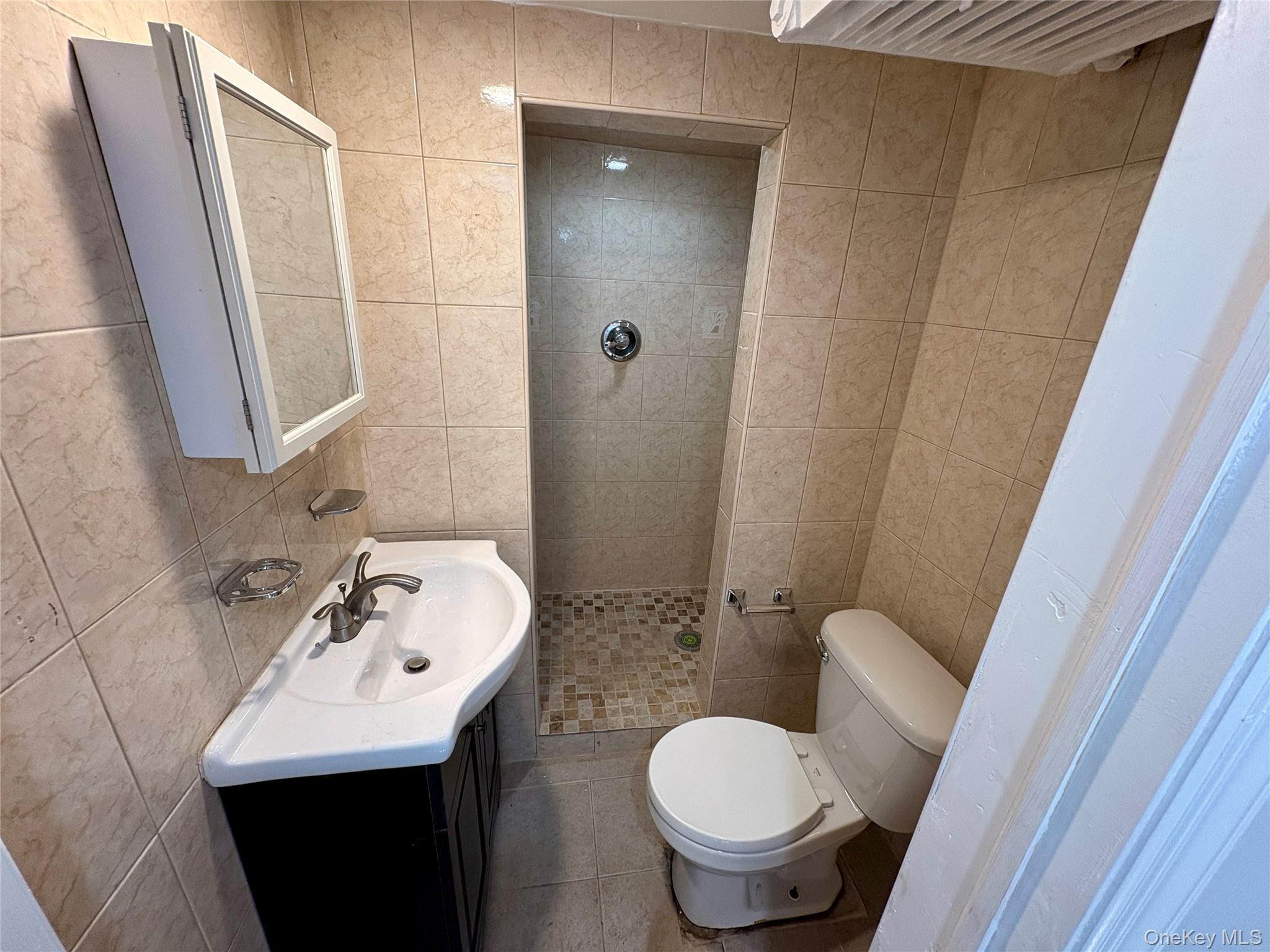 Single Family Baisley Bronx, NY 10461, MLS-1002136-15