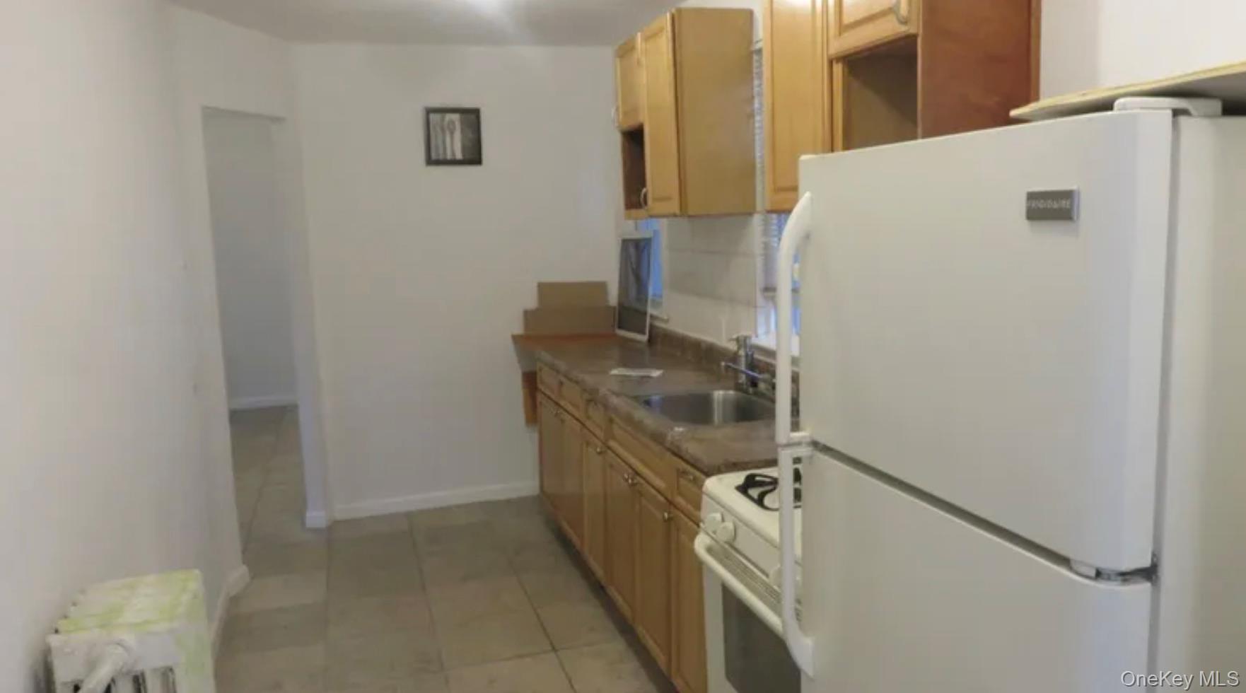 Single Family Baisley Bronx, NY 10461, MLS-1002136-23