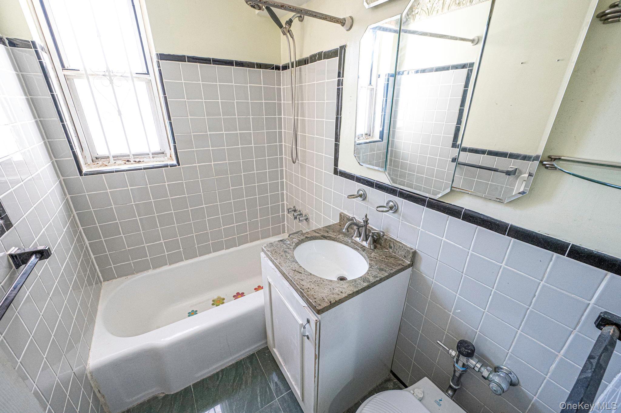 Coop E 7 Street Brooklyn, NY 11235, MLS-1002142-18