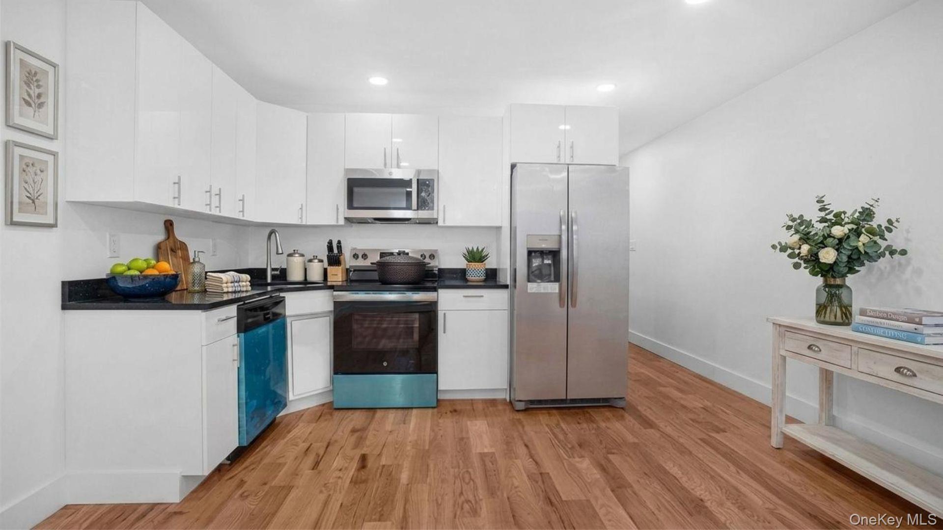 Single Family Duryea Bronx, NY 10466, MLS-1002185-4