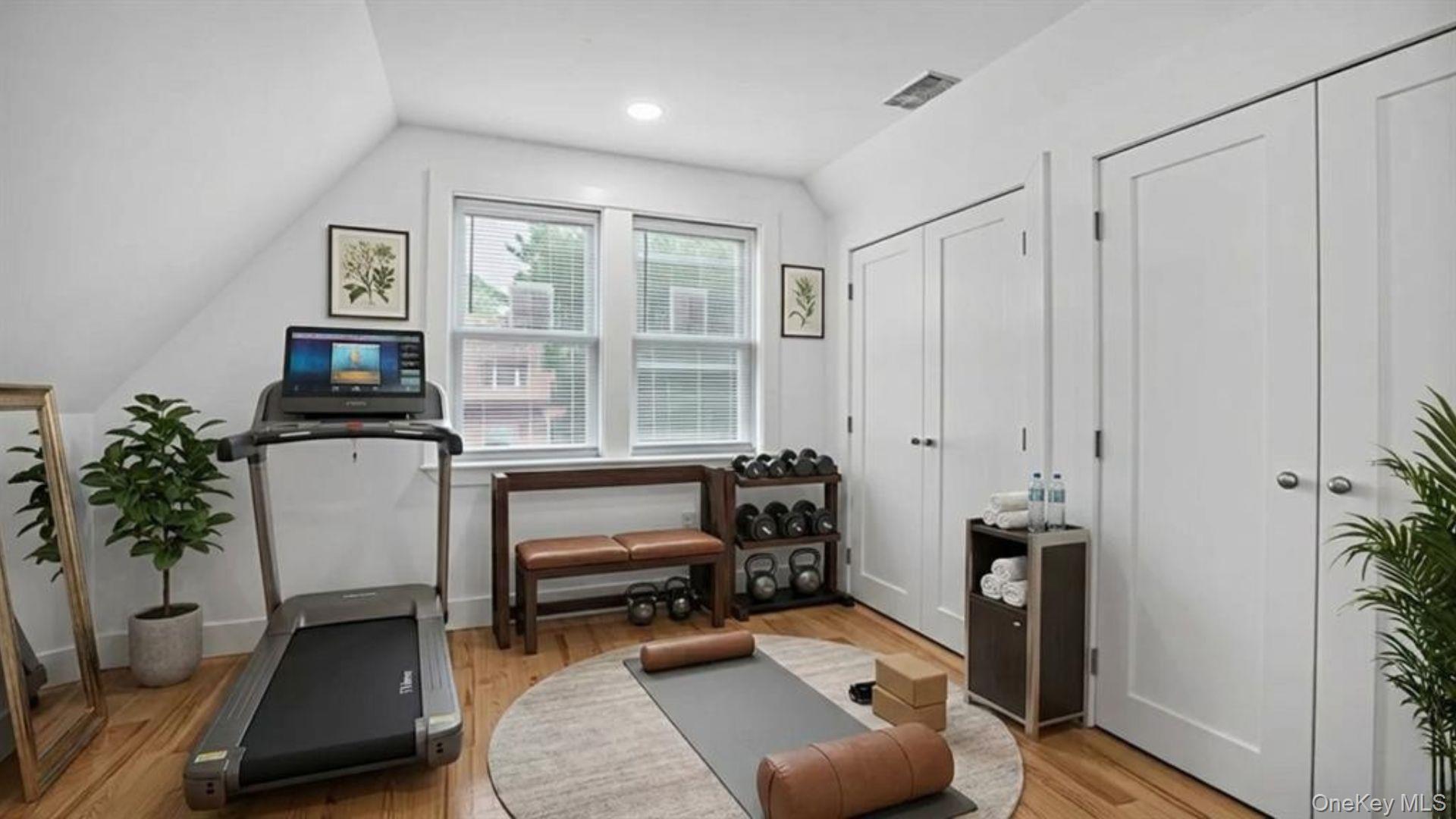 Single Family Duryea Bronx, NY 10466, MLS-1002185-8