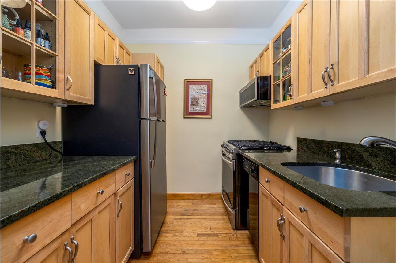 Coop Lenox Nassau County, NY 11570, MLS-1002217-8