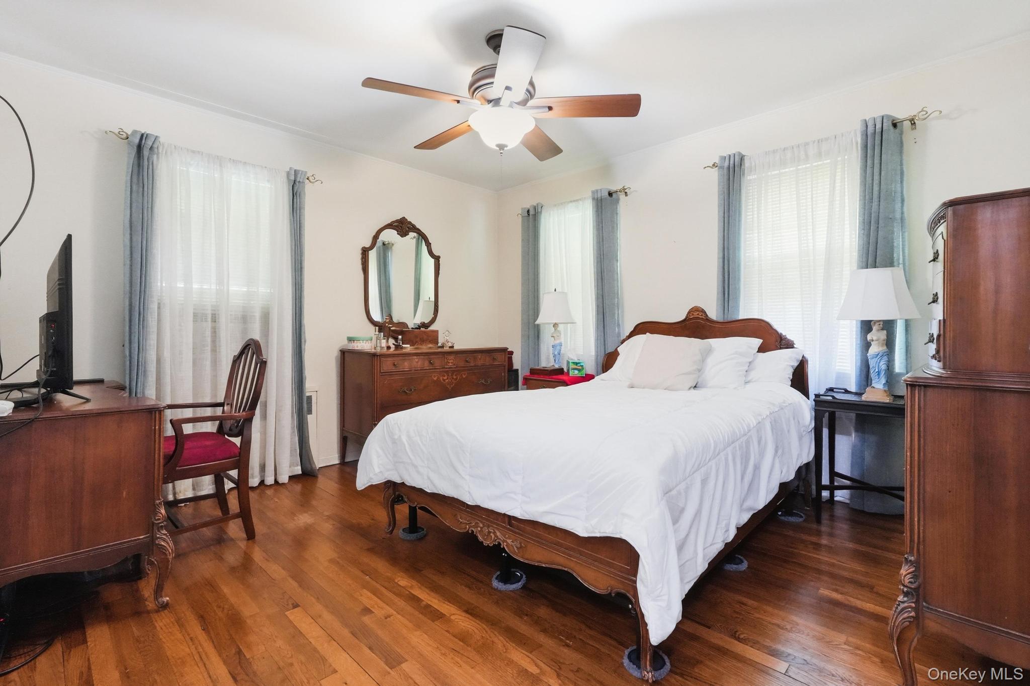 Single Family Semon Road  Suffolk County, NY 11743, MLS-1002228-11