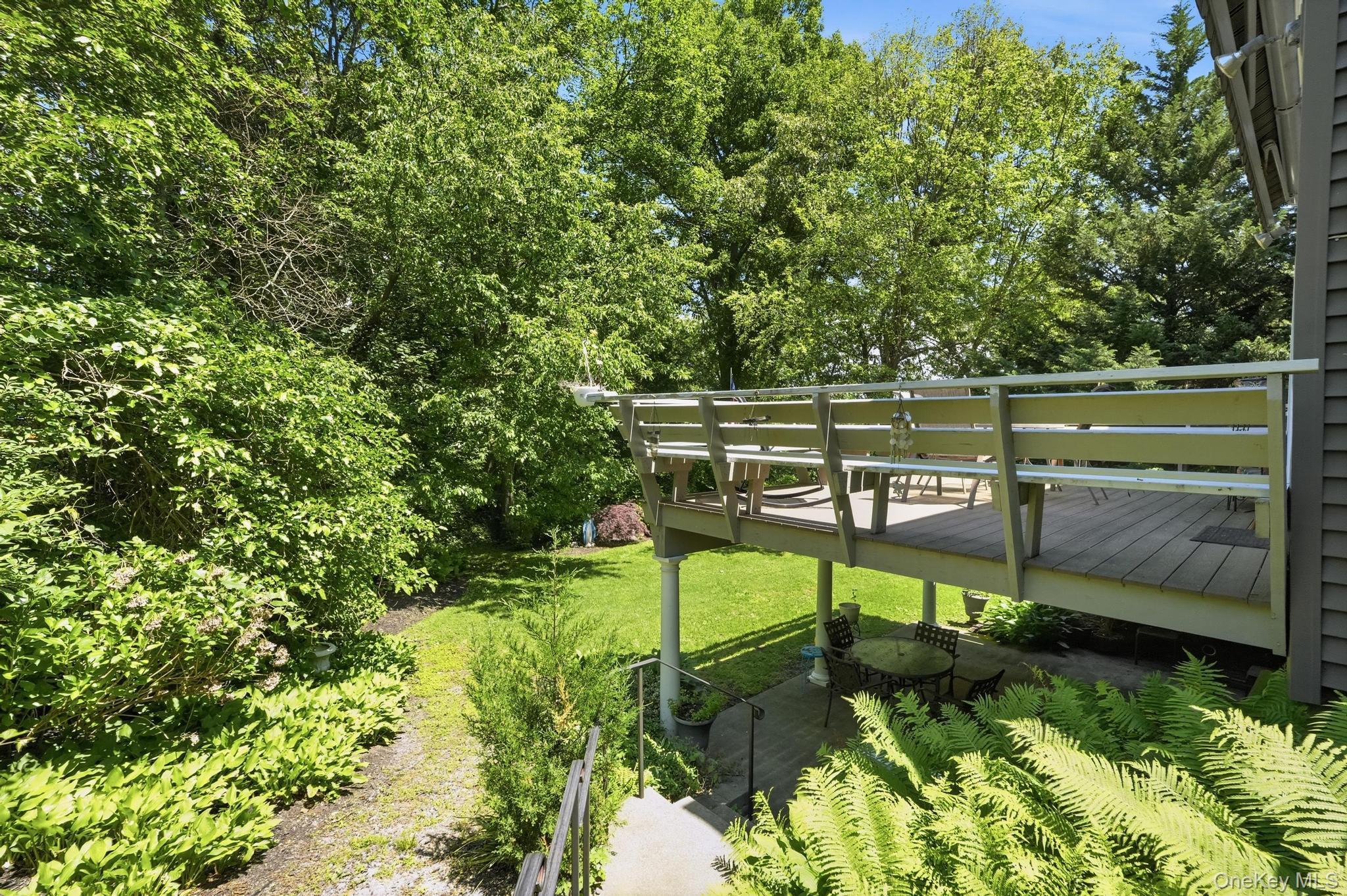 Single Family Semon Road  Suffolk County, NY 11743, MLS-1002228-27