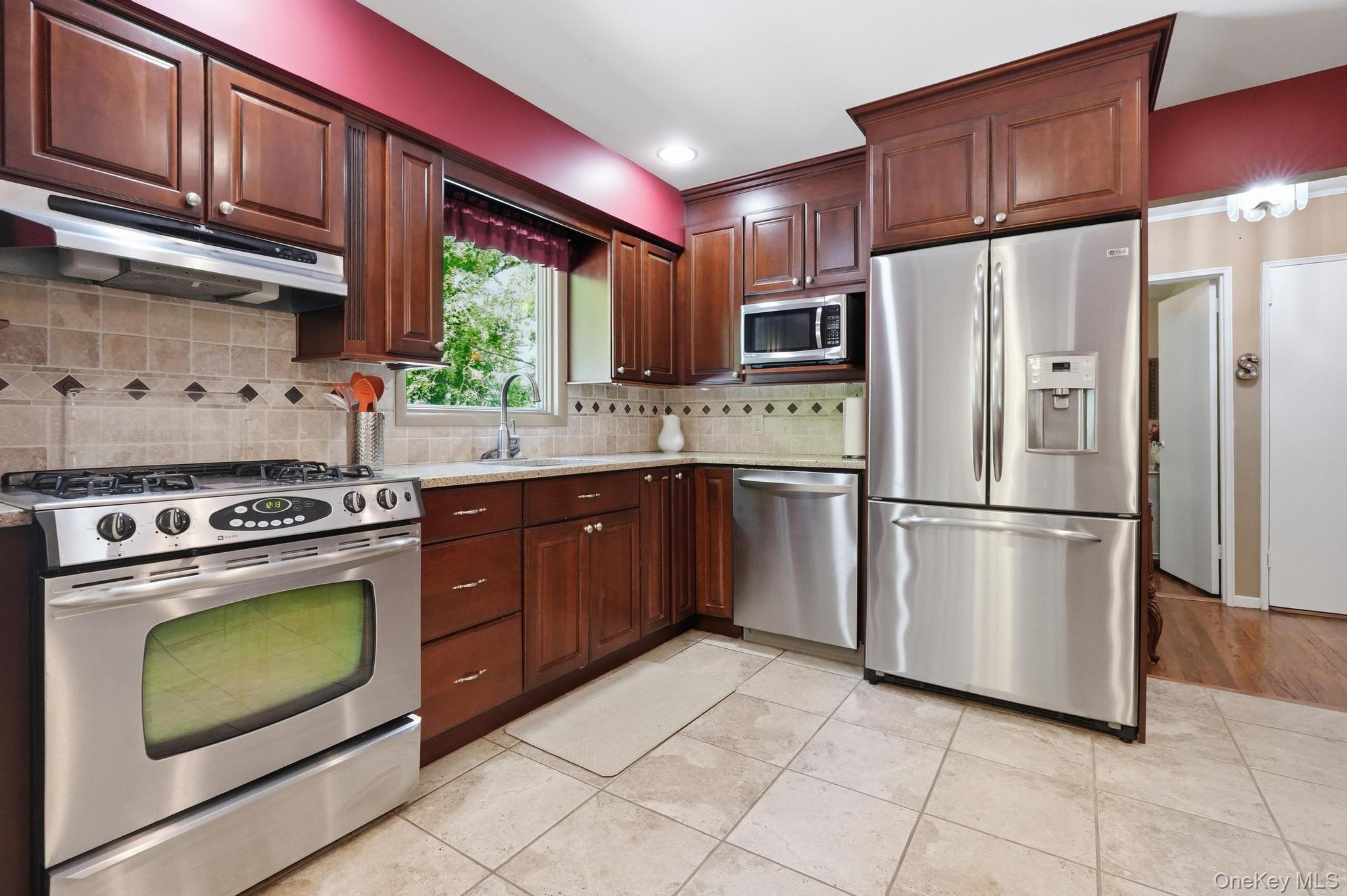 Single Family Semon Road  Suffolk County, NY 11743, MLS-1002228-5