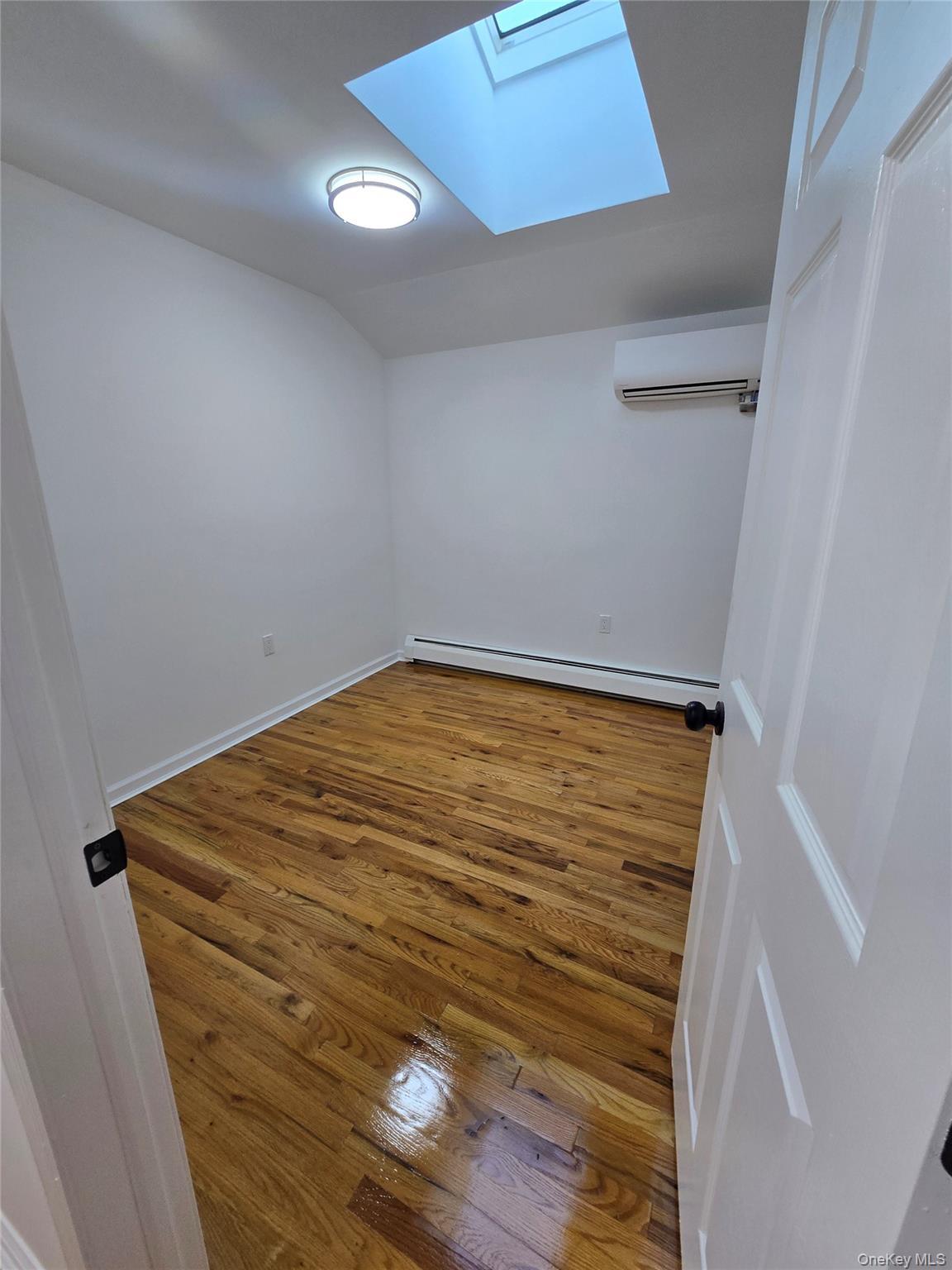 Single Family Hunter Bronx, NY 10475, MLS-1002232-11