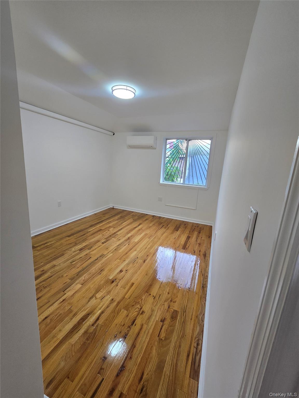 Single Family Hunter Bronx, NY 10475, MLS-1002232-12