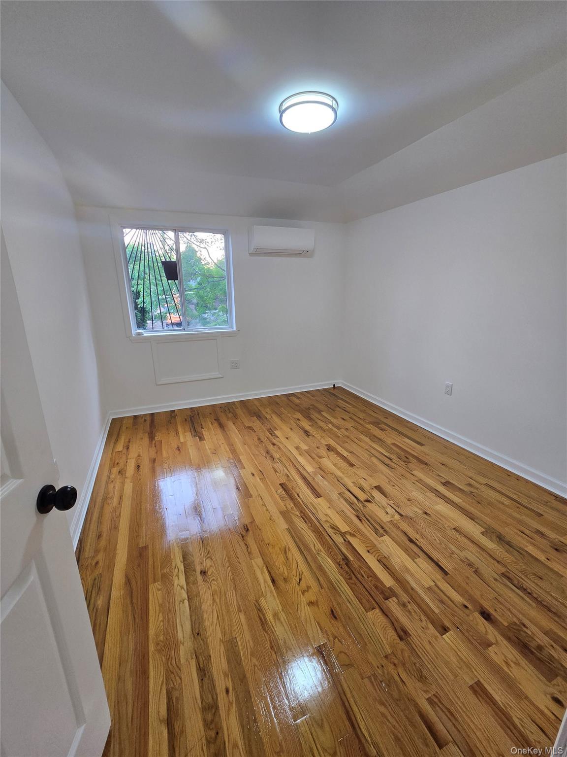 Single Family Hunter Bronx, NY 10475, MLS-1002232-13