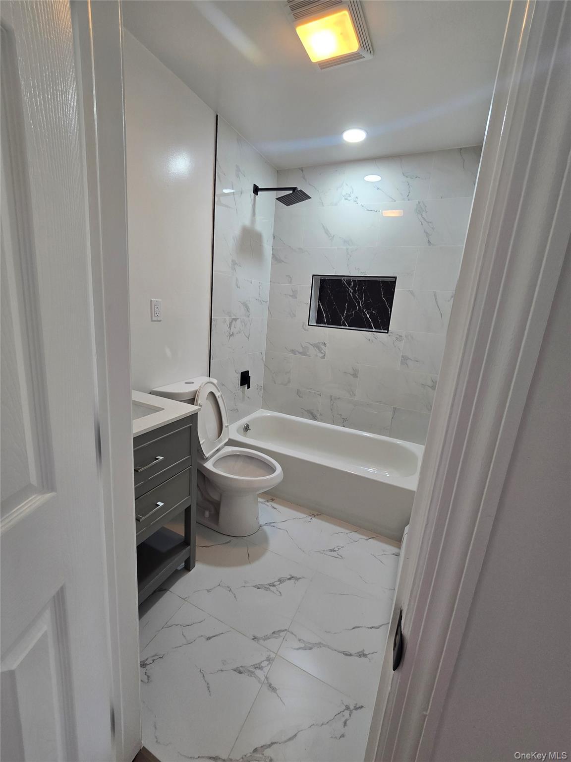 Single Family Hunter Bronx, NY 10475, MLS-1002232-14