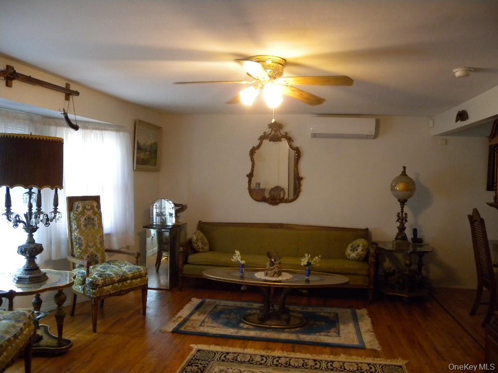 Single Family Washington Heights Street Suffolk County, NY 11784, MLS-1002269-10