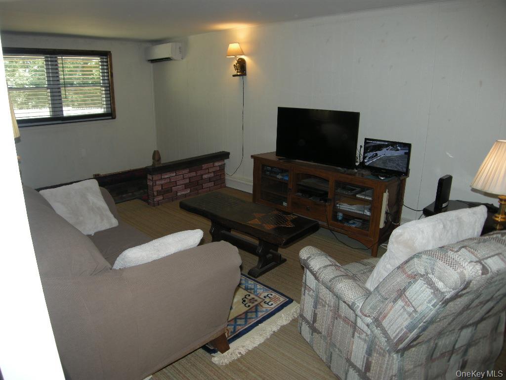 Single Family Washington Heights Street Suffolk County, NY 11784, MLS-1002269-18