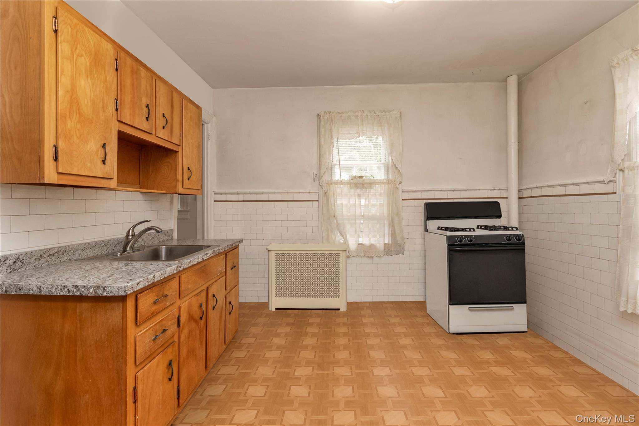 Single Family Country Club Bronx, NY 10465, MLS-1002280-4