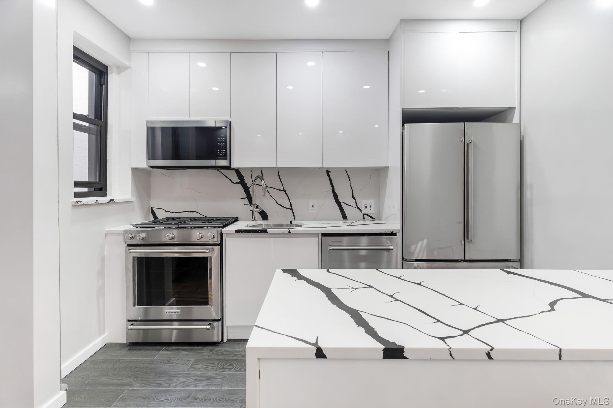 Coop Shore Road  Brooklyn, NY 11209, MLS-1002294-3