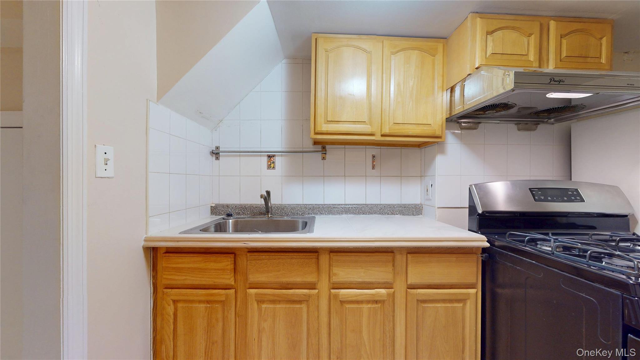 Single Family 71st Avenue Queens, NY 11375, MLS-1002340-23
