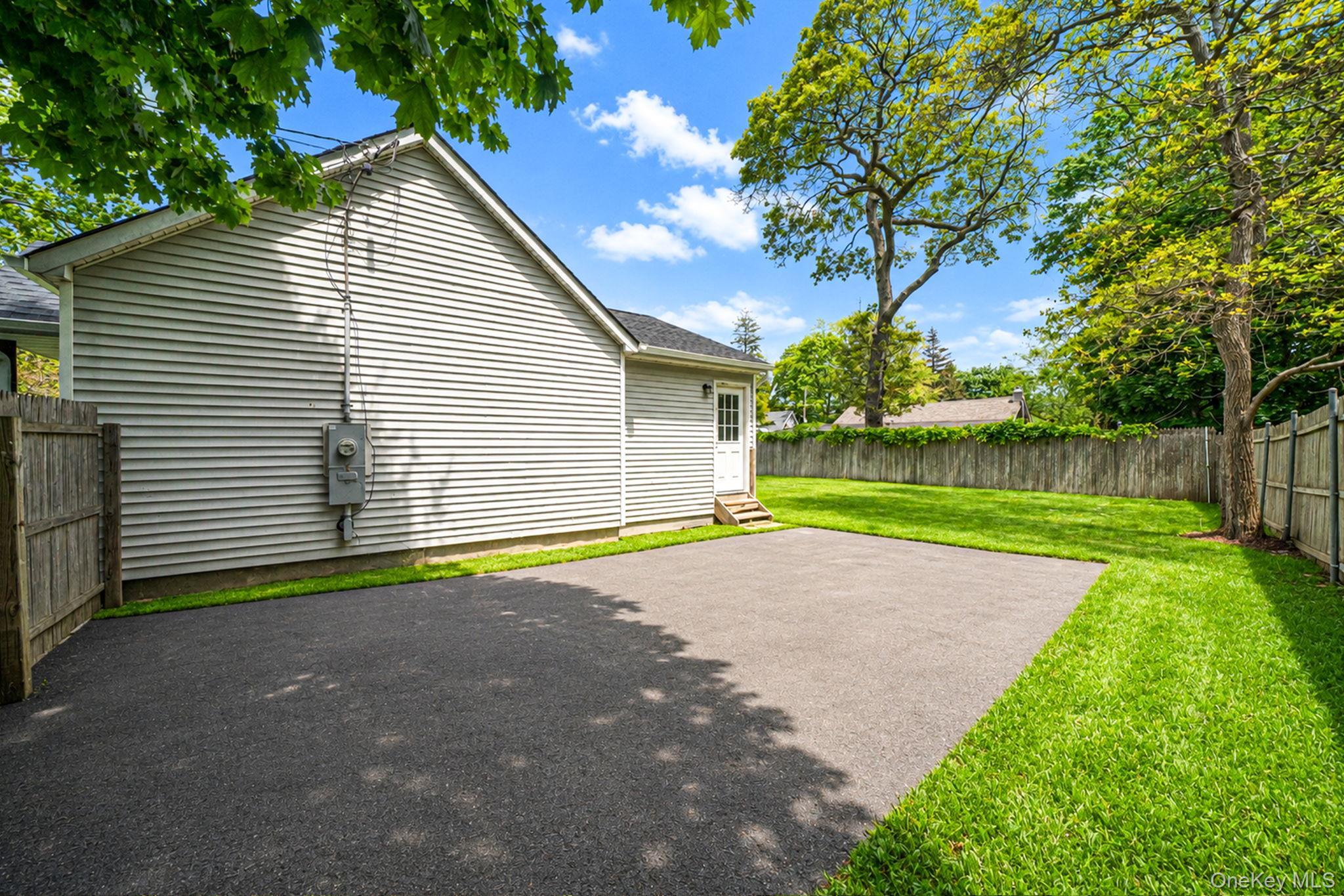 Single Family Huguenot Drive  Suffolk County, NY 11951, MLS-1002362-4