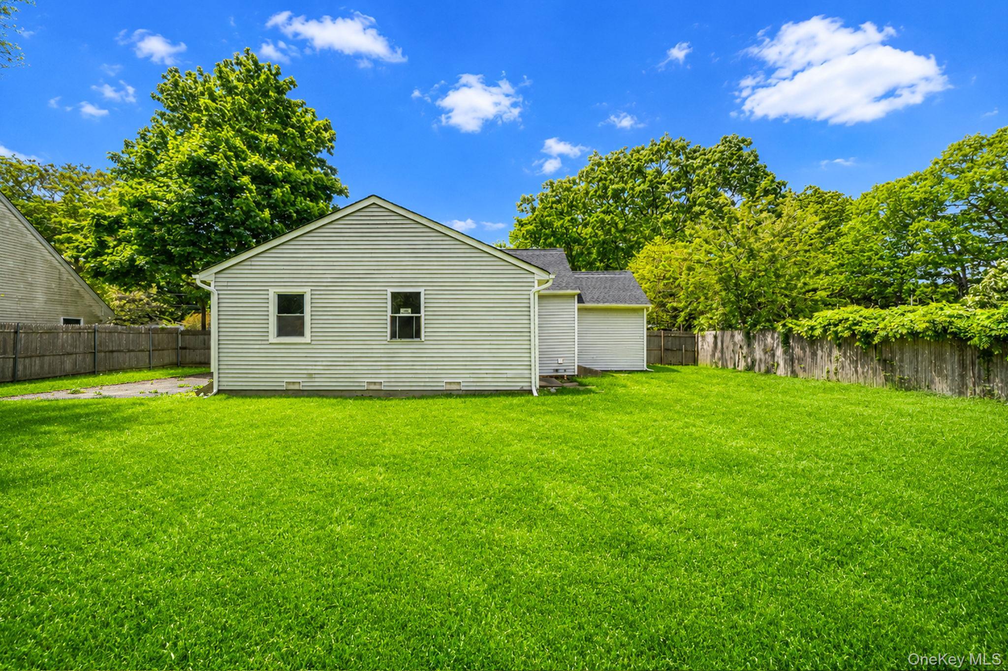 Single Family Huguenot Drive  Suffolk County, NY 11951, MLS-1002362-6