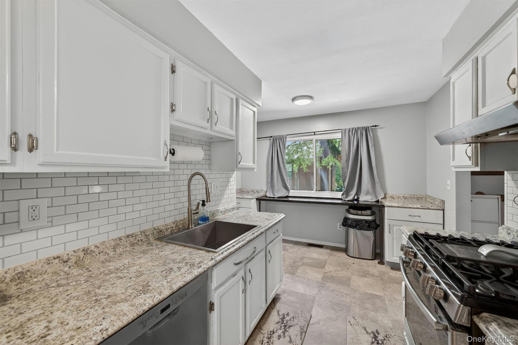 Single Family Acorn Court Orange County, NY 10930, MLS-1002400-9