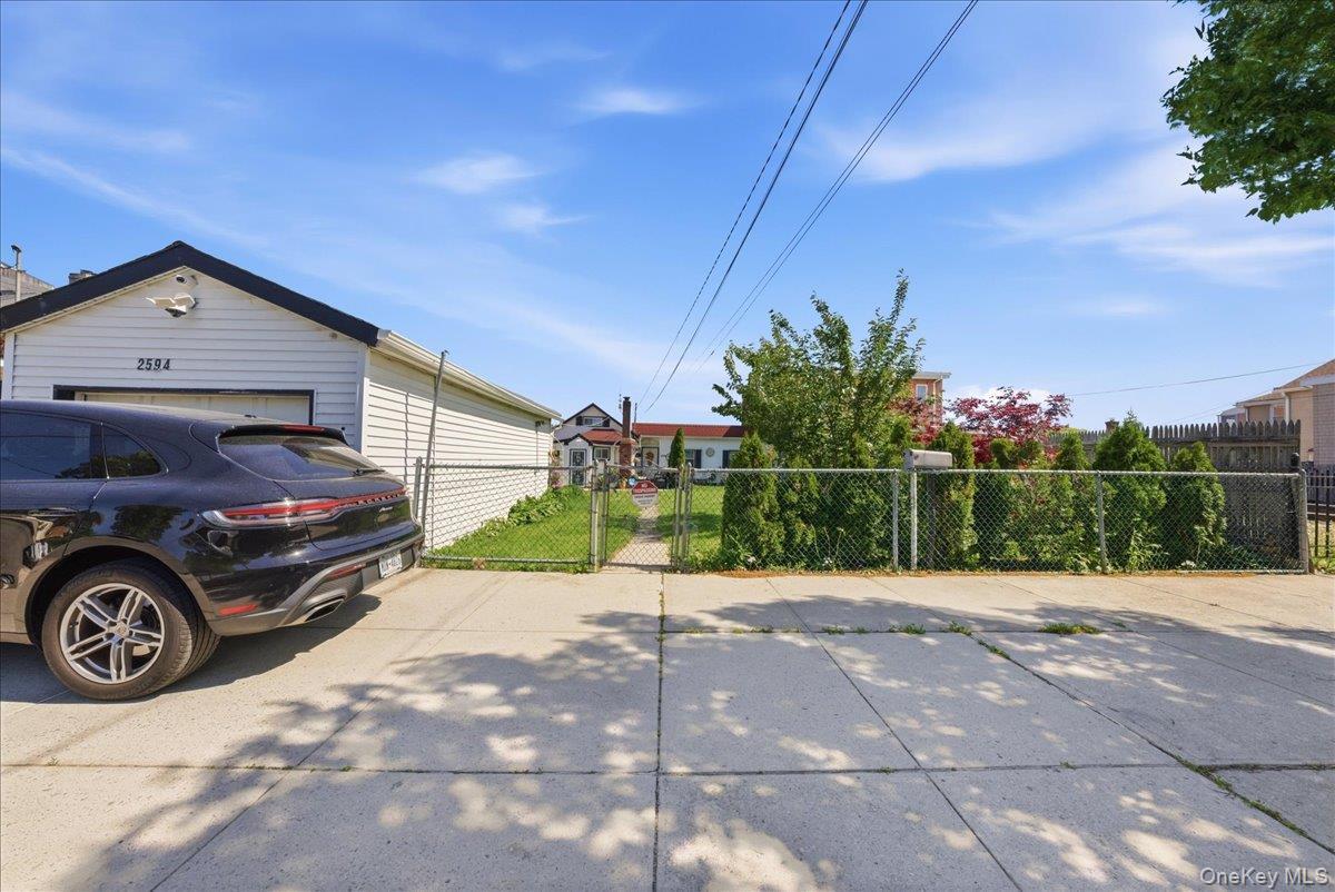 Single Family Schurz  Bronx, NY 10465, MLS-1002470-38