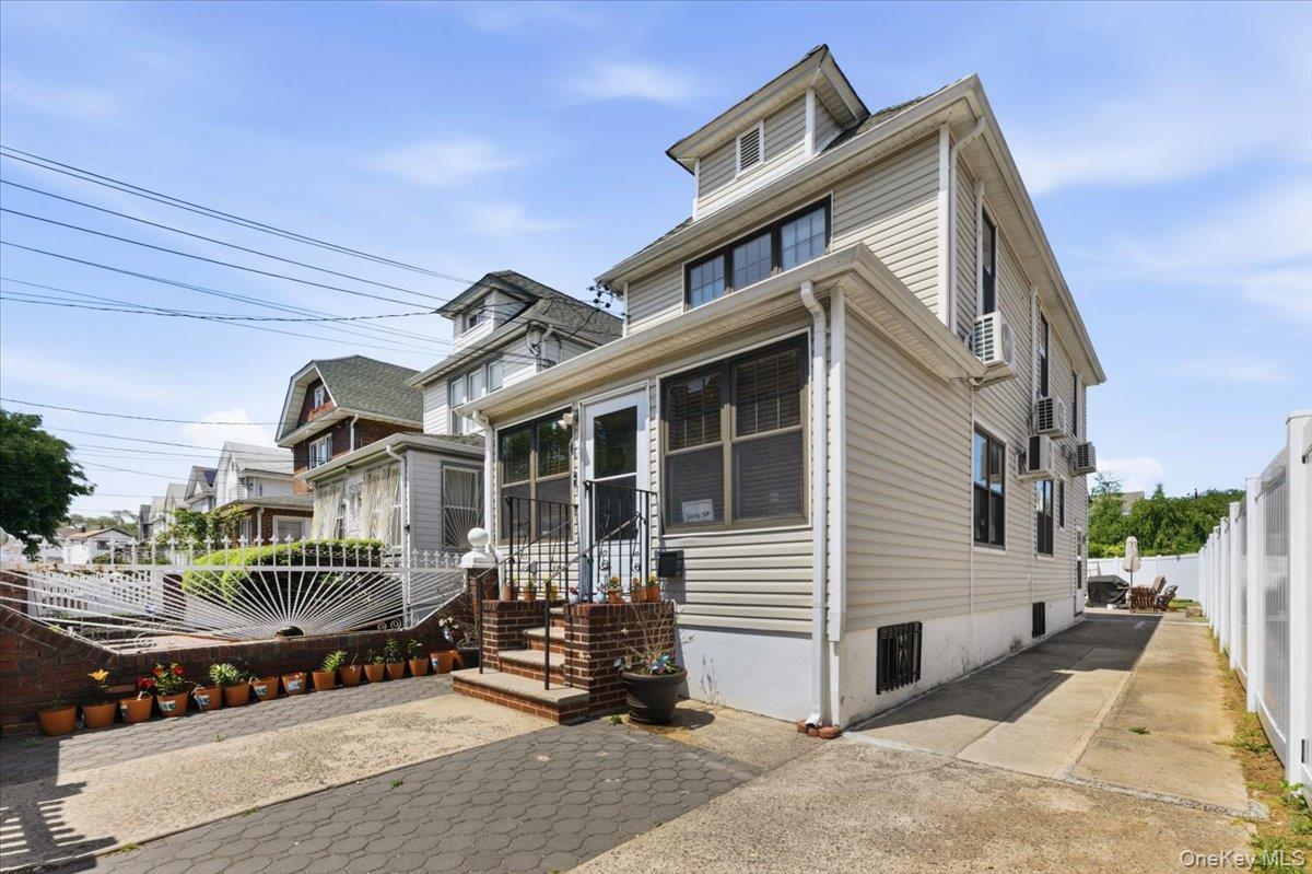 Single Family 104th Queens, NY 11429, MLS-1002525-3