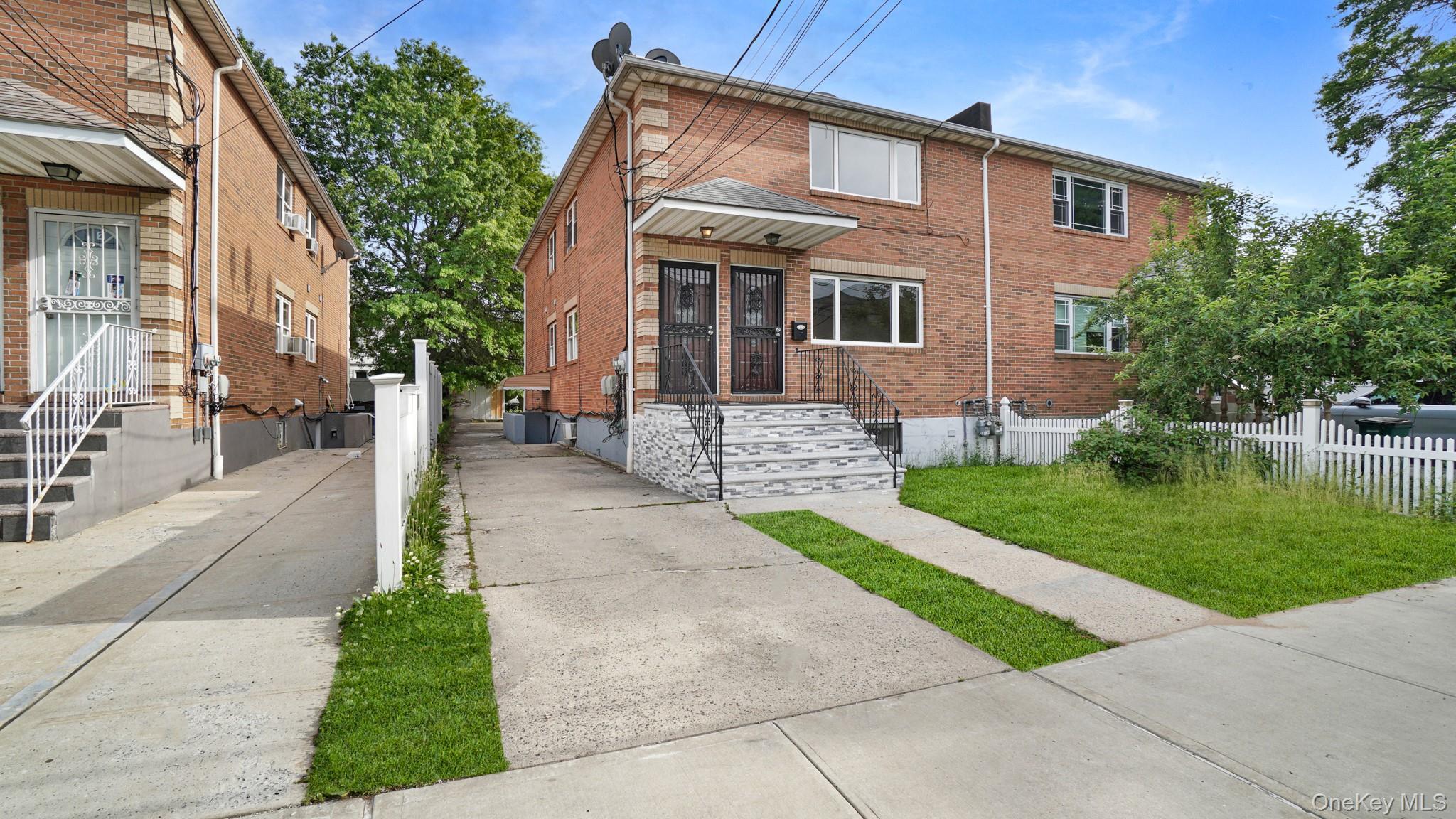 Single Family 129th Avenue  Queens, NY 11434, MLS-1002556-2