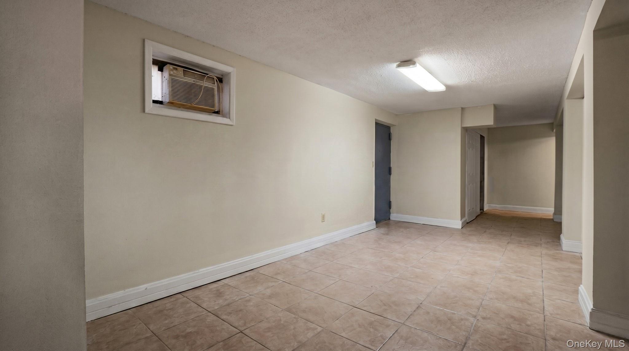 Single Family 129th Avenue  Queens, NY 11434, MLS-1002556-24
