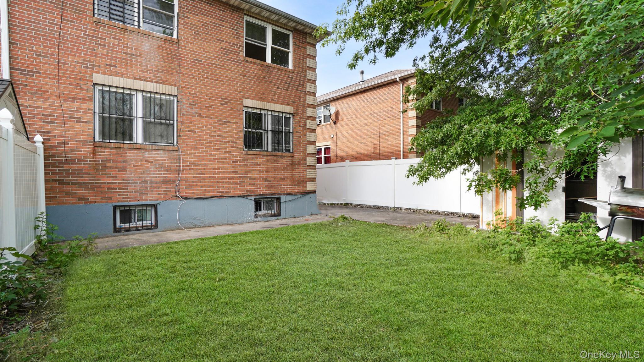Single Family 129th Avenue  Queens, NY 11434, MLS-1002556-4