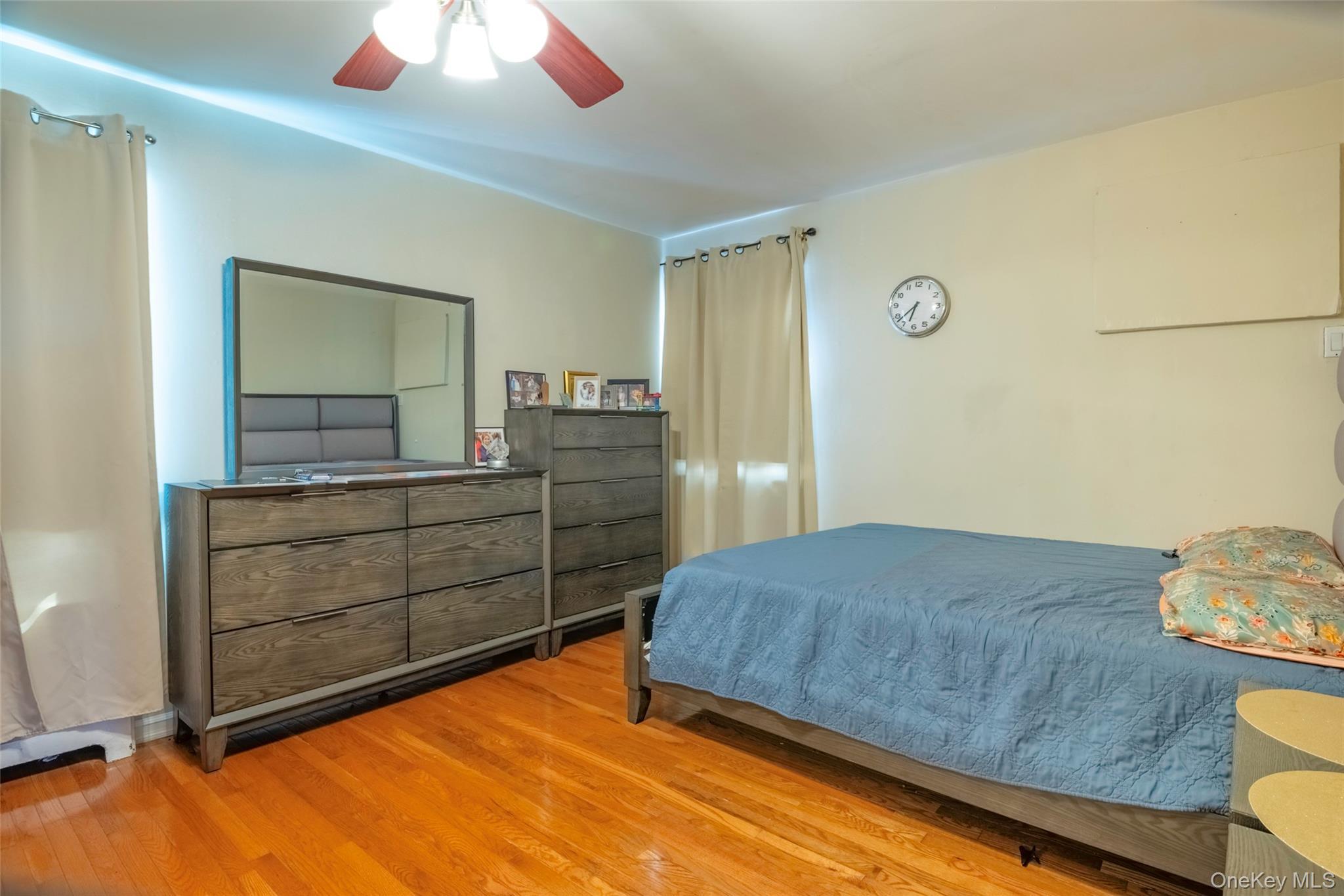 Single Family Reeves Avenue Queens, NY 11367, MLS-1002572-14