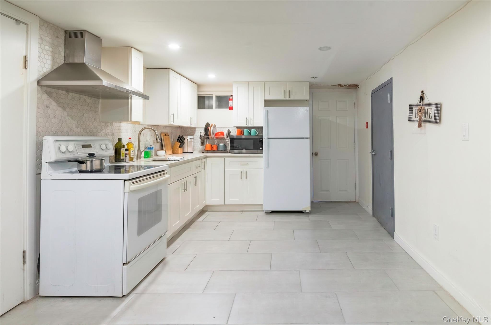 Single Family Reeves Avenue Queens, NY 11367, MLS-1002572-17