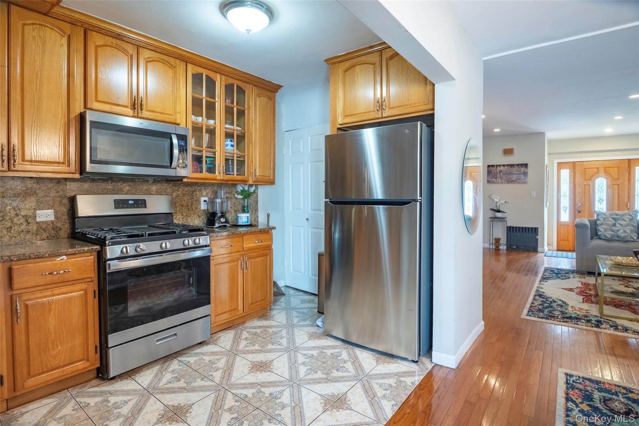 Single Family Reeves Avenue Queens, NY 11367, MLS-1002572-7