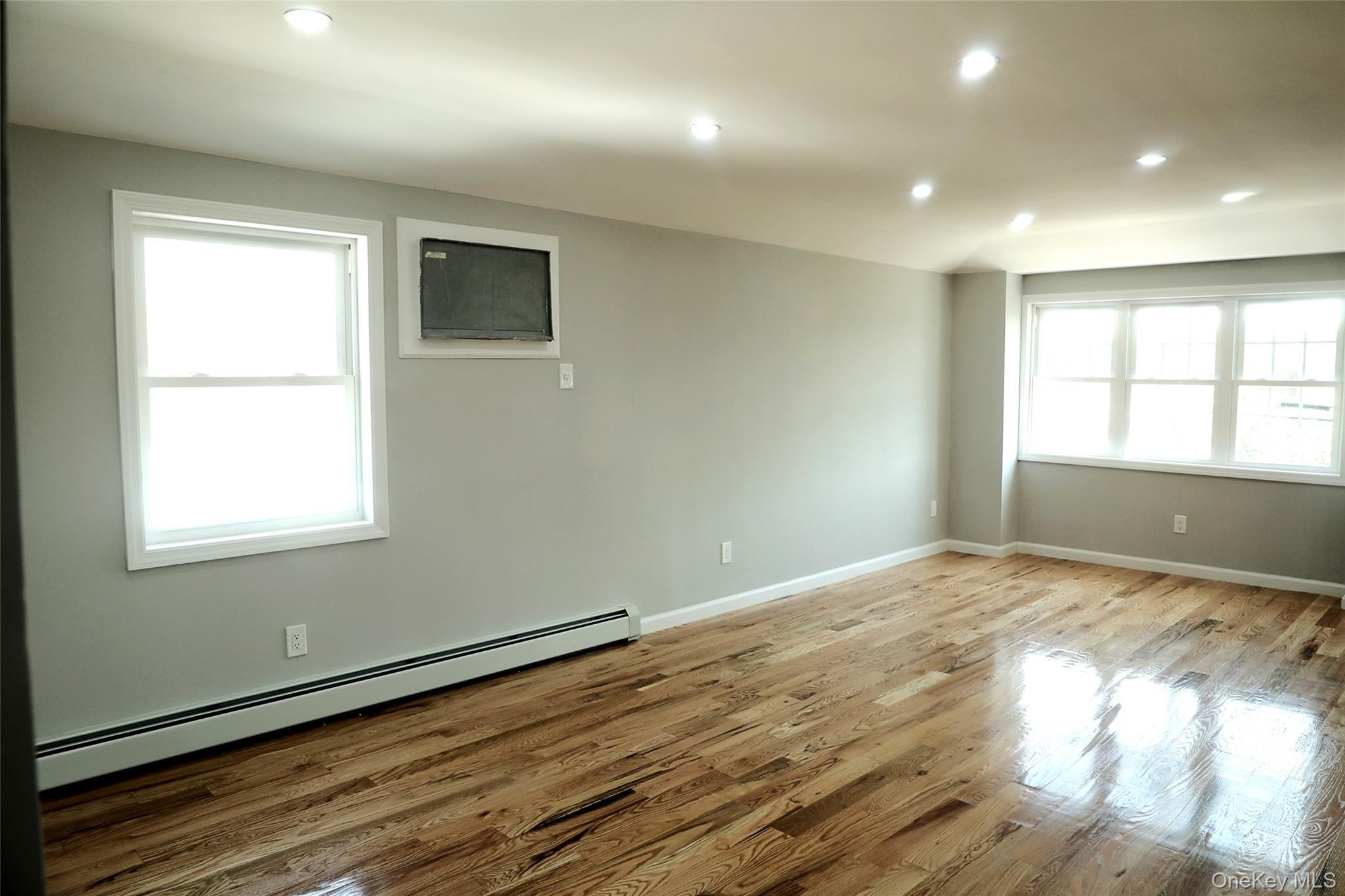 Single Family 226th Street Queens, NY 11413, MLS-1002597-10