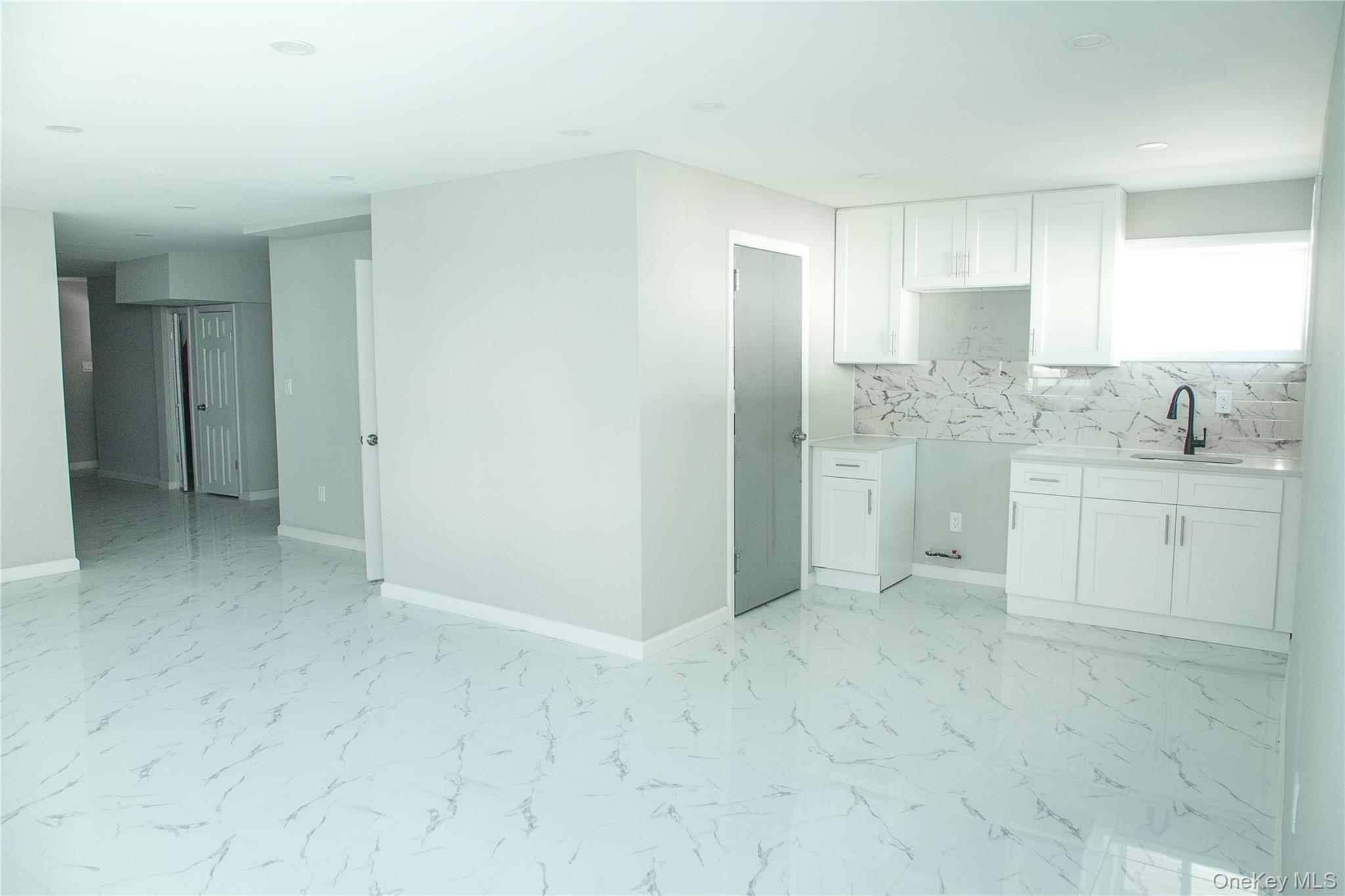 Single Family 226th Street Queens, NY 11413, MLS-1002597-11