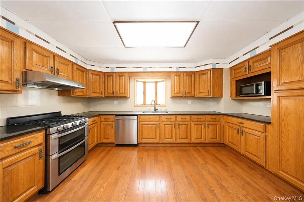 Single Family 27th Brooklyn, NY 11235, MLS-1002612-11