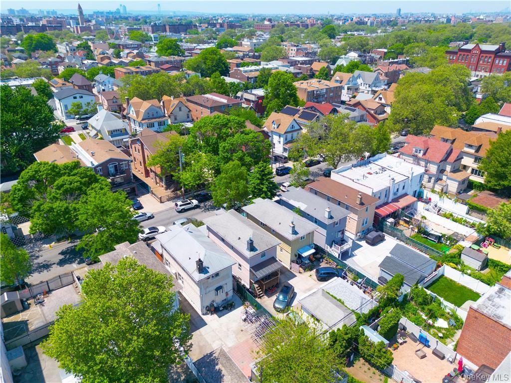 Single Family 27th Brooklyn, NY 11235, MLS-1002612-24
