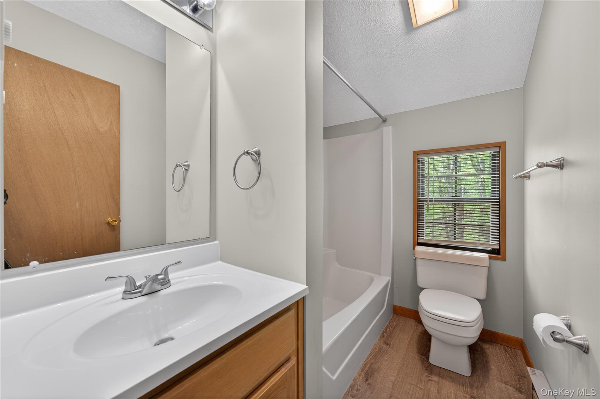 Single Family Ledgeview Drive  Out Of Area, NY 18428, MLS-1002708-32